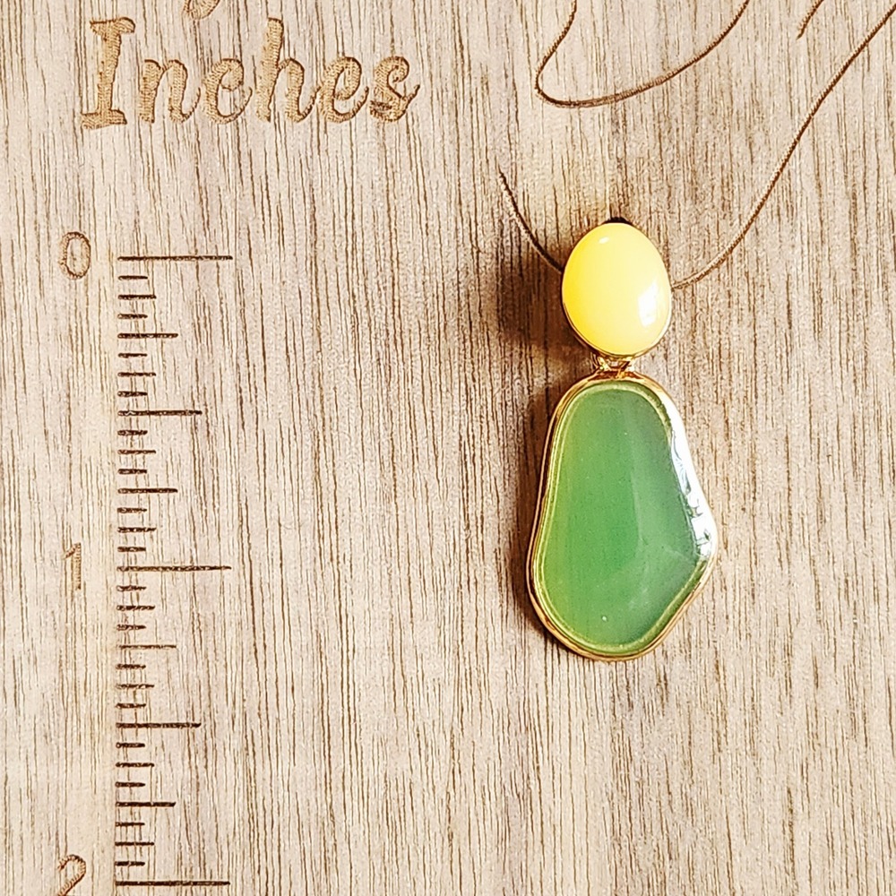 Green and Yellow Resin Organic Shape Drop Earrings Gold Tone Post Back 1.5" - Picture 2 of 6